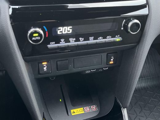 Toyota Yaris Cross 1.5 Hybrid 115 Dynamic | Parkeersensoren | Carplay | Stoelverwarming | LED koplampen | Keyless en... ActivLease financial lease