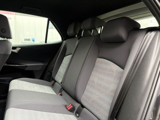 Volkswagen ID.3 First 58 kWh 204 pk | Apple carplay | Parkeersensoren | Stoel/stuur verwarming | ActivLease financial lease