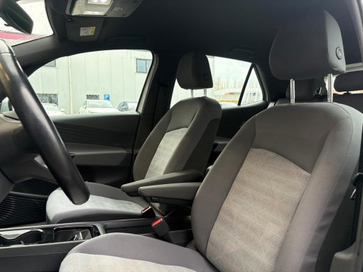 Volkswagen ID.3 First 58 kWh 204 pk | Apple carplay | Parkeersensoren | Stoel/stuur verwarming | ActivLease financial lease