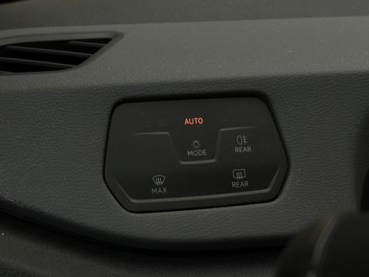 Volkswagen ID.3 First 58 kWh 204 pk | Apple carplay | Parkeersensoren | Stoel/stuur verwarming | ActivLease financial lease