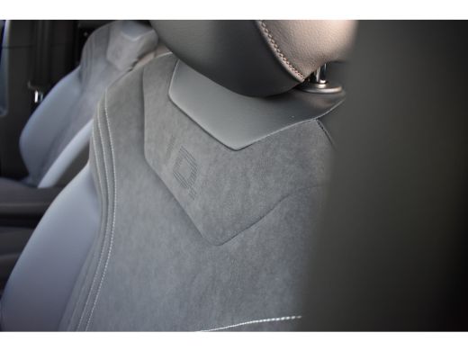 Volkswagen ID.4 Pro Limited Edition Inclusief &euro;2.000,- inruilpremie | Trekhaak | App-Connect | Camera | Stoelverw... ActivLease financial lease