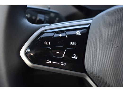 Volkswagen ID.4 Pro Limited Edition Inclusief &euro;2.000,- inruilpremie | Trekhaak | App-Connect | Camera | Stoelverw... ActivLease financial lease