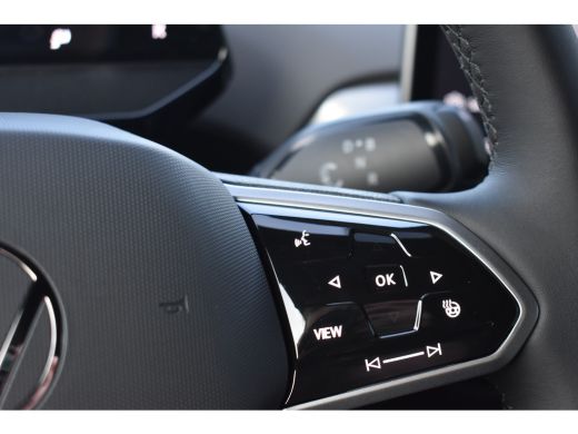 Volkswagen ID.4 Pro Limited Edition Inclusief &euro;2.000,- inruilpremie | Trekhaak | App-Connect | Camera | Stoelverw... ActivLease financial lease
