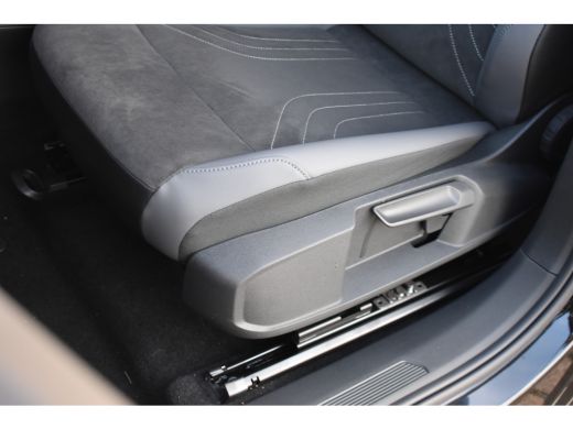 Volkswagen ID.4 Pro Limited Edition Inclusief &euro;2.000,- inruilpremie | Trekhaak | App-Connect | Camera | Stoelverw... ActivLease financial lease