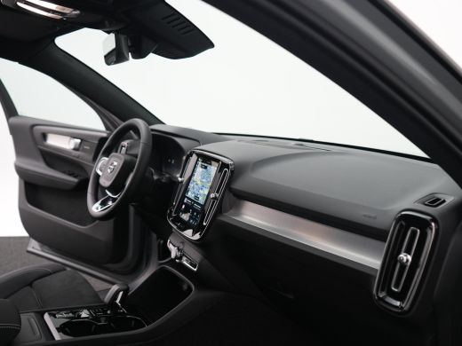 Volvo  XC40 B4 Plus Black Edition | Harman Kardon | 360&deg; Camera | Panoramadak | 20" | Trekhaak | Nubuck-Leder ActivLease financial lease