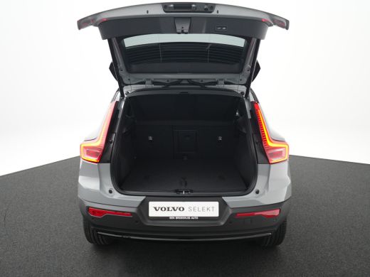 Volvo  XC40 B4 Plus Black Edition | Harman Kardon | 360&deg; Camera | Panoramadak | 20" | Trekhaak | Nubuck-Leder ActivLease financial lease