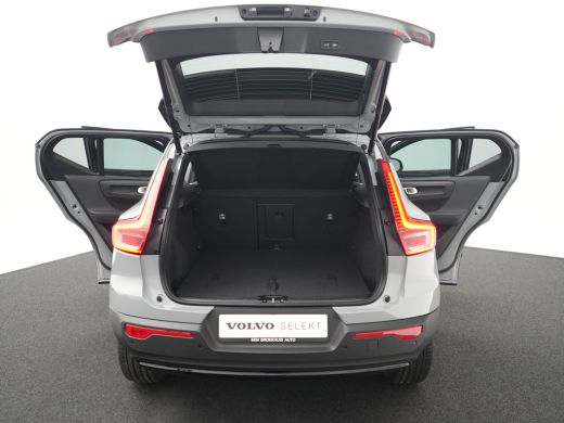 Volvo  XC40 B4 Plus Black Edition | Harman Kardon | 360&deg; Camera | Panoramadak | 20" | Trekhaak | Nubuck-Leder ActivLease financial lease