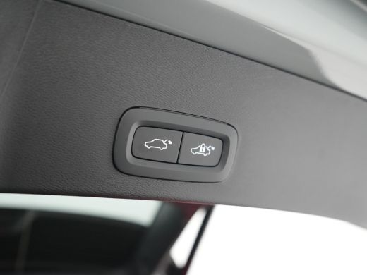 Volvo  XC40 B4 Plus Black Edition | Harman Kardon | 360&deg; Camera | Panoramadak | 20" | Trekhaak | Nubuck-Leder ActivLease financial lease