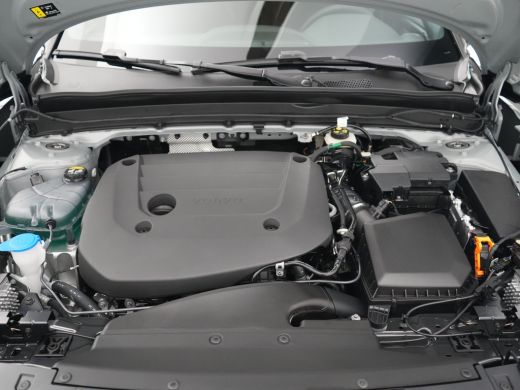 Volvo  XC40 B4 Plus Black Edition | Harman Kardon | 360&deg; Camera | Panoramadak | 20" | Trekhaak | Nubuck-Leder ActivLease financial lease