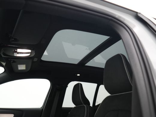 Volvo  XC40 B4 Plus Black Edition | Harman Kardon | 360&deg; Camera | Panoramadak | 20" | Trekhaak | Nubuck-Leder ActivLease financial lease