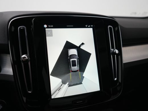 Volvo  XC40 B4 Plus Black Edition | Harman Kardon | 360&deg; Camera | Panoramadak | 20" | Trekhaak | Nubuck-Leder ActivLease financial lease