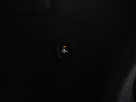 Volvo  XC40 B4 Plus Black Edition | Harman Kardon | 360&deg; Camera | Panoramadak | 20" | Trekhaak | Nubuck-Leder ActivLease financial lease