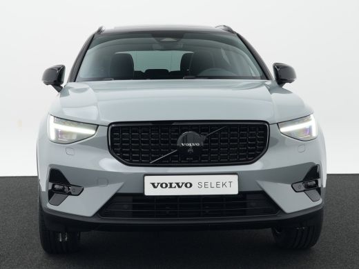 Volvo  XC40 B4 Plus Black Edition | Harman Kardon | 360&deg; Camera | Panoramadak | 20" | Trekhaak | Nubuck-Leder ActivLease financial lease
