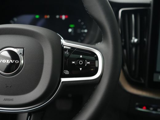 Volvo  XC60 T6 AWD Ultimate Dark | B&W AUDIO | LUCHTVERING | PANORAMADAK | 21" LM VELGEN ActivLease financial lease