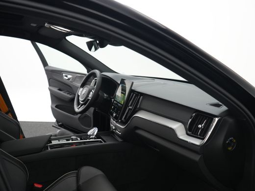 Volvo  XC60 T8 AWD Polestar Engineered | Harman Kardon | Gelamineerd Glas | Trekhaak | 22" | 360&deg; Camera ActivLease financial lease