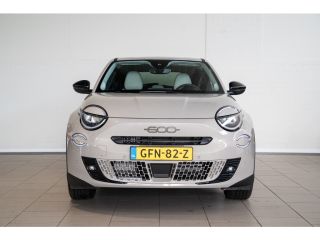 Fiat 600 1.2 Hybrid La Prima | Camera | Stoelverwarming | Elektrische Achterklep | Navigatie | Apple Carpl...
