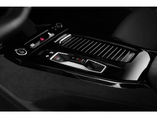 Audi Q6 e-tron S edition performance 100 kWh Panorama dak | Trekhaak |  Elek. Stoel + geheugen | 360 camera | Le... ActivLease financial lease