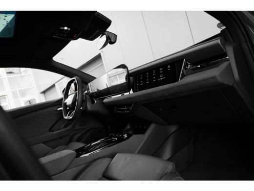 Audi Q6 e-tron S edition performance 100 kWh Panorama dak | Trekhaak |  Elek. Stoel + geheugen | 360 camera | Le... ActivLease financial lease