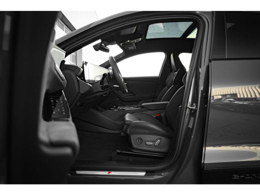 Audi Q6 e-tron S edition performance 100 kWh Panorama dak | Trekhaak |  Elek. Stoel + geheugen | 360 camera | Le... ActivLease financial lease
