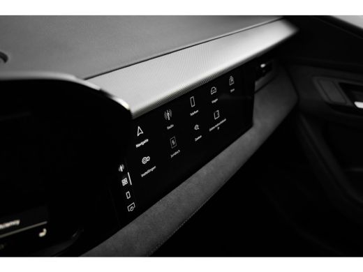 Audi Q6 e-tron S edition performance 100 kWh Panorama dak | Trekhaak |  Elek. Stoel + geheugen | 360 camera | Le... ActivLease financial lease