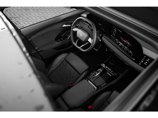 Audi Q6 e-tron S edition performance 100 kWh Panorama dak | Trekhaak |  Elek. Stoel + geheugen | 360 camera | Le... ActivLease financial lease