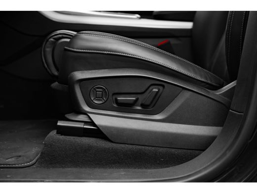 Audi Q8 55 TFSI e quattro Pro Line S 394PK | Panorama dak | Trekhaak | 360 Camera | Ledere bekleding | St... ActivLease financial lease