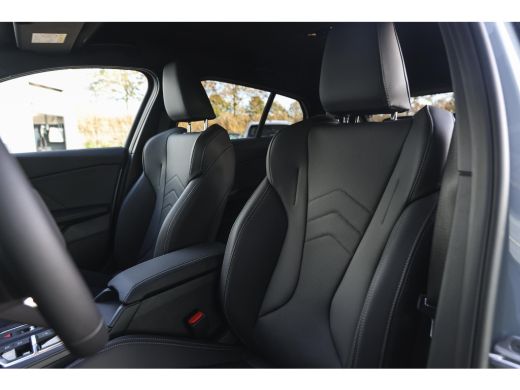 BMW 1 Serie 120 High Executive M Sport Automaat / Sportstoelen / M Adaptief onderstel / Comfort Access / Adap... ActivLease financial lease