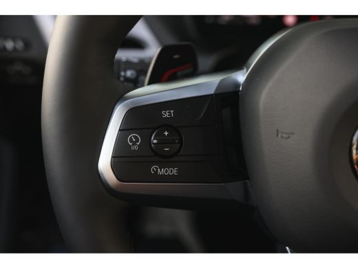 BMW 1 Serie 120 High Executive M Sport Automaat / Sportstoelen / M Adaptief onderstel / Comfort Access / Adap... ActivLease financial lease