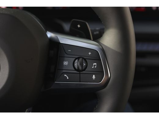 BMW 1 Serie 120 High Executive M Sport Automaat / Sportstoelen / M Adaptief onderstel / Comfort Access / Adap... ActivLease financial lease