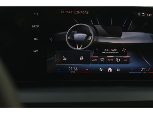 BMW 1 Serie 120 High Executive M Sport Automaat / Sportstoelen / M Adaptief onderstel / Comfort Access / Adap... ActivLease financial lease