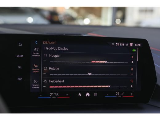 BMW 1 Serie 120 High Executive M Sport Automaat / Sportstoelen / M Adaptief onderstel / Comfort Access / Adap... ActivLease financial lease