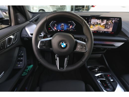 BMW 1 Serie 120 High Executive M Sport Automaat / Sportstoelen / M Adaptief onderstel / Comfort Access / Adap... ActivLease financial lease