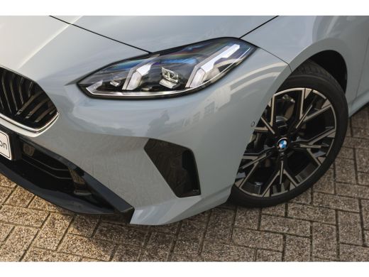 BMW 1 Serie 120 High Executive M Sport Automaat / Sportstoelen / M Adaptief onderstel / Comfort Access / Adap... ActivLease financial lease