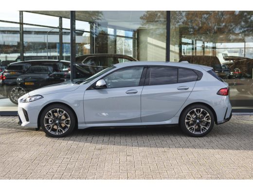 BMW 1 Serie 120 High Executive M Sport Automaat / Sportstoelen / M Adaptief onderstel / Comfort Access / Adap... ActivLease financial lease