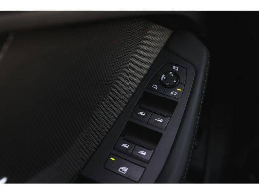 BMW 1 Serie 120 High Executive M Sport Automaat / Sportstoelen / M Adaptief onderstel / Comfort Access / Adap... ActivLease financial lease