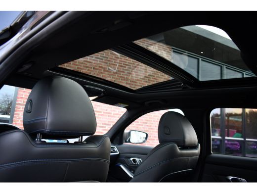 BMW 3 Serie Touring M340d xDrive Pano ACC HiFi El-zetels Adp-onderstel 19inch ActivLease financial lease