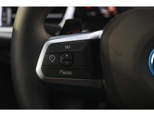 BMW iX1 eDrive20 M Sport / Panoramadak / Sportstoelen / M Adaptief onderstel / Achteruitrijcamera / Comfo... ActivLease financial lease