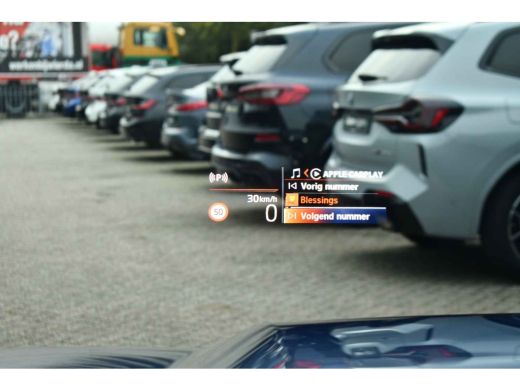 BMW X1 sDrive20i 170pk M-Sport Pano ACC HUD 360 H/K 19inch El-zetels ActivLease financial lease