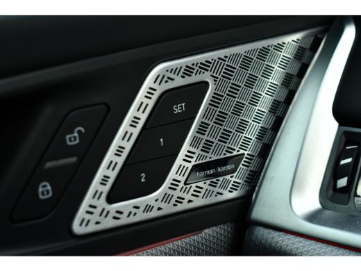 BMW X1 sDrive20i 170pk M-Sport Pano ACC HUD 360 H/K 19inch El-zetels ActivLease financial lease