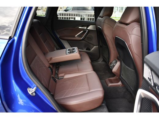 BMW X1 sDrive20i 170pk M-Sport Pano ACC HUD 360 H/K 19inch El-zetels ActivLease financial lease