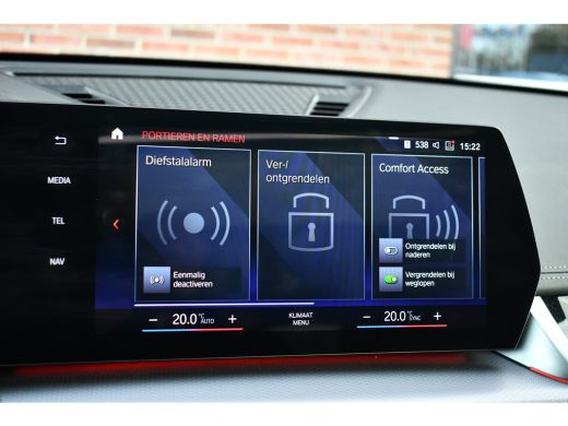 BMW X1 sDrive20i 170pk M-Sport Pano ACC HUD 360 H/K 19inch El-zetels ActivLease financial lease