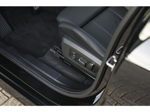 BMW X3 30e xDrive M Sport Automaat / Panoramadak / Trekhaak / Sportstoelen / Adaptief onderstel / Stoelv... ActivLease financial lease