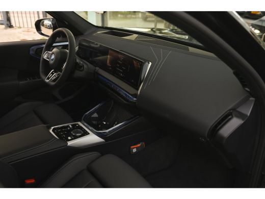 BMW X3 30e xDrive M Sport Automaat / Panoramadak / Trekhaak / Sportstoelen / Adaptief onderstel / Stoelv... ActivLease financial lease