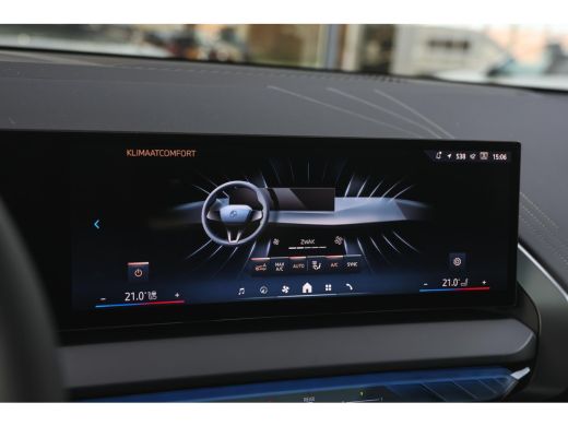 BMW X3 30e xDrive M Sport Automaat / Panoramadak / Trekhaak / Sportstoelen / Adaptief onderstel / Stoelv... ActivLease financial lease