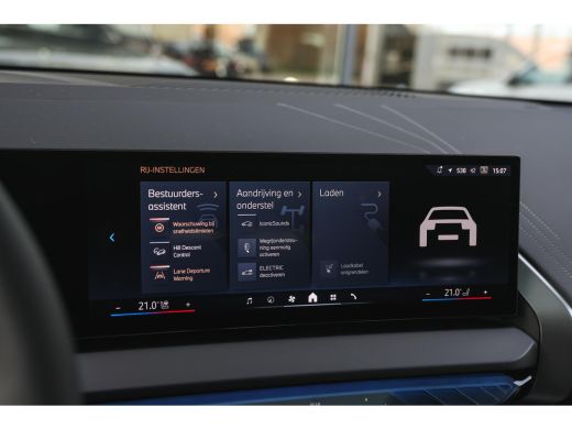 BMW X3 30e xDrive M Sport Automaat / Panoramadak / Trekhaak / Sportstoelen / Adaptief onderstel / Stoelv... ActivLease financial lease