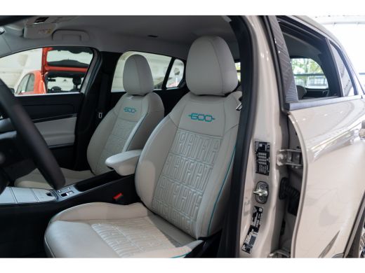 Fiat 600 La Prima 54 kWh | Camera | Elektrische Achterklep | Leder | Stoelverwarming | Elektrische Stoelve... ActivLease financial lease