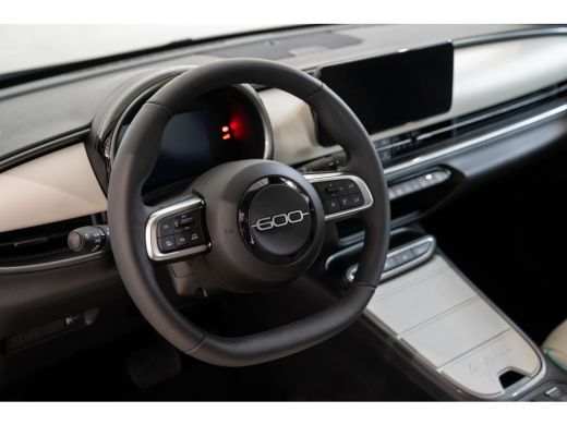 Fiat 600 La Prima 54 kWh | Camera | Elektrische Achterklep | Leder | Stoelverwarming | Elektrische Stoelve... ActivLease financial lease