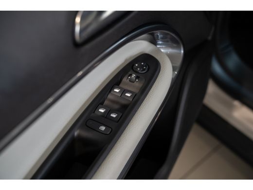 Fiat 600 La Prima 54 kWh | Camera | Elektrische Achterklep | Leder | Stoelverwarming | Elektrische Stoelve... ActivLease financial lease