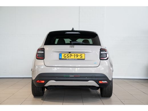 Fiat 600 La Prima 54 kWh | Camera | Elektrische Achterklep | Leder | Stoelverwarming | Elektrische Stoelve... ActivLease financial lease
