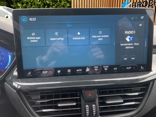 Ford Focus 1.0 EcoBoost Hybrid ST Line X | Pano | Adapt. Cruise | Trekhaak | Blis | Apple Carplay | 18'' ActivLease financial lease